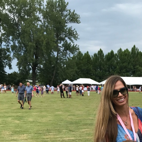 Meet your Posher, Dena - Picture 1 of 1